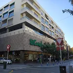Center Sevilla Magdalena Premium, Free Parking
